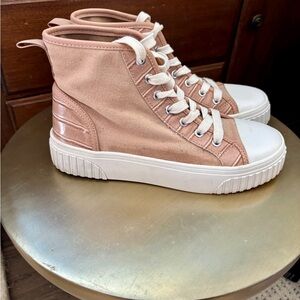 🌺 Nine West Dyiane high-top sneakers, tan/white